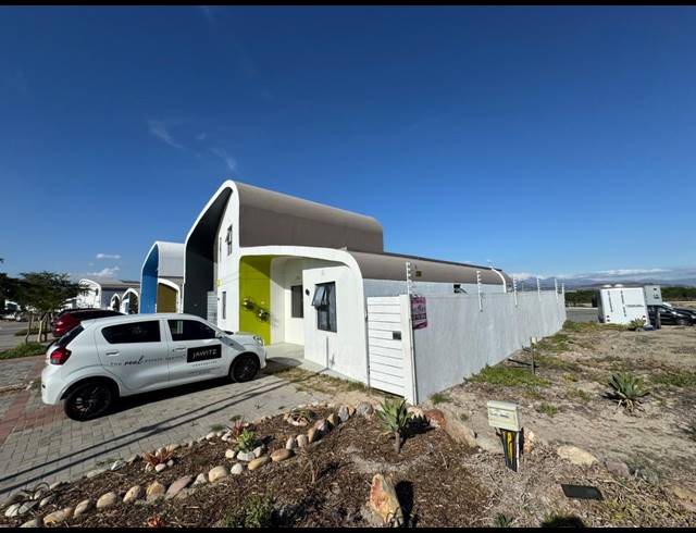 2 BEDROOM HOUSE FOR SALE IN THE CONIFERS